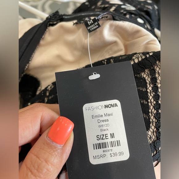 Fashion Nova Emilie black off the shoulder lace dress NWT - size M - Picture 7 of 8